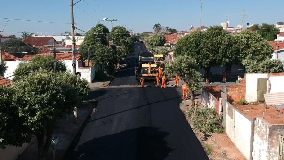 Prefeito anuncia 30 quarteirões de recape em Mirassol