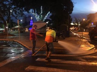 Após poda e corte de grama, Prefeitura faz lavagem da praça Dr. Anísio José Moreira