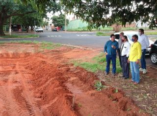 Mirassol inicia instalação da Areninha SP, com campo de futebol e basquete 3x3, no bairro Regissol