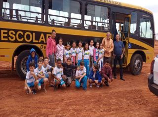 Alunos da Escola Municipal Lúcia Medina fazem visita ao aterro sanitário