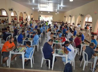 Fundo Social recebe doação de alimentos do Clube de Xadrez de Mirassol