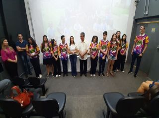 Alunos da escola Genaro Domarco são homenageados após conquistas na Olímpiada de Matemática