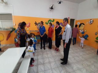 Prefeitura celebra a Páscoa com entrega de chocolates aos alunos das Escolas Municipais