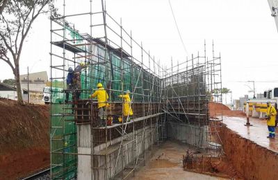 Obras do novo viaduto do Beija-flor continuam em ritmo acelerado