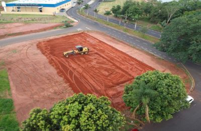 Mirassol inicia instalação da Areninha SP, com campo de futebol e basquete 3x3, no bairro Regissol